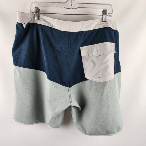 Vuori Shorts Mens 38x7 Gray Blue Performance 4 Way Stretch Boardshorts - Picture 6 of 7